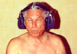 425x300px-49651d26_oldmanheadphones